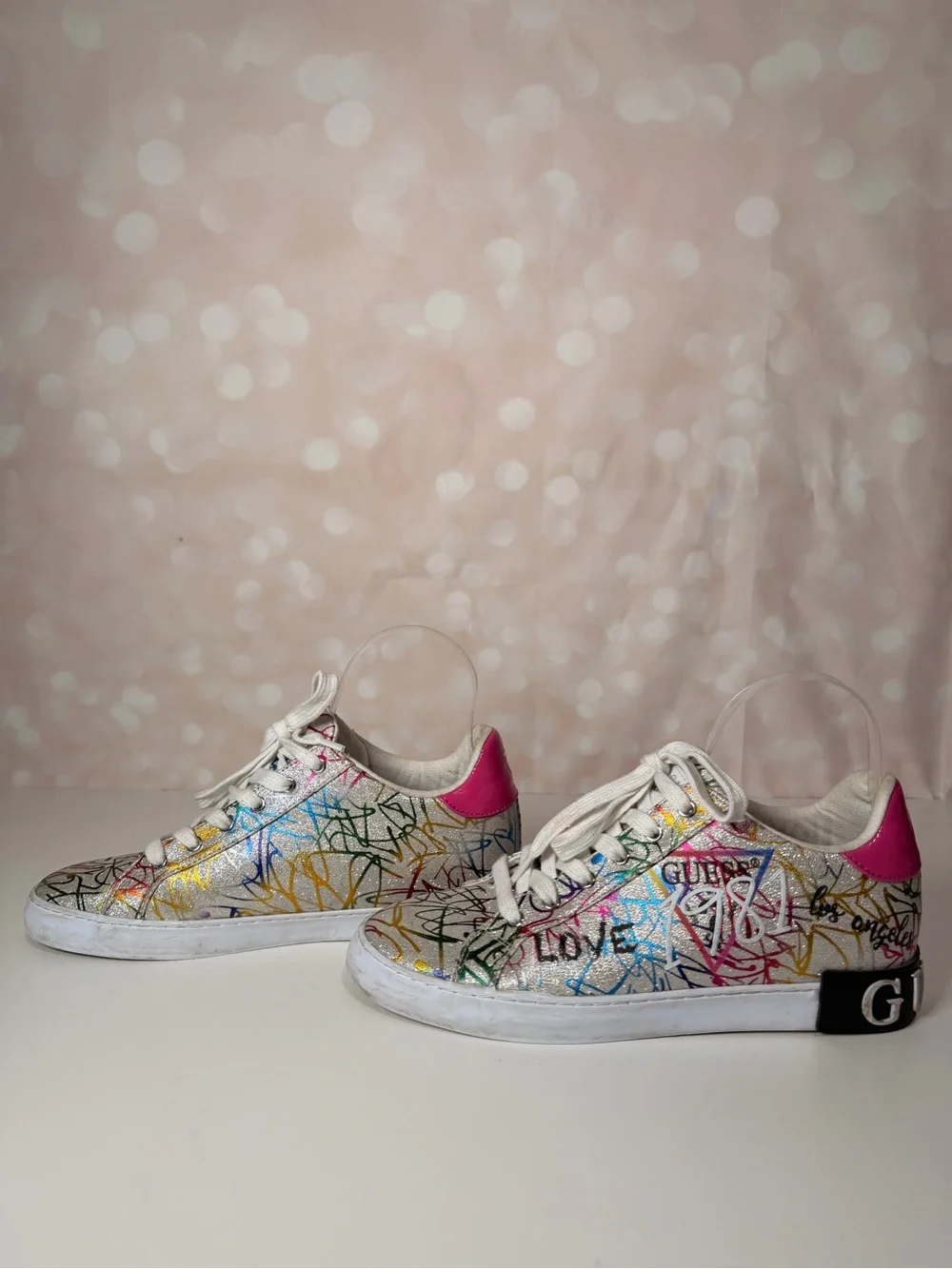 GUESS Fashion Sneaker White Graffiti Print